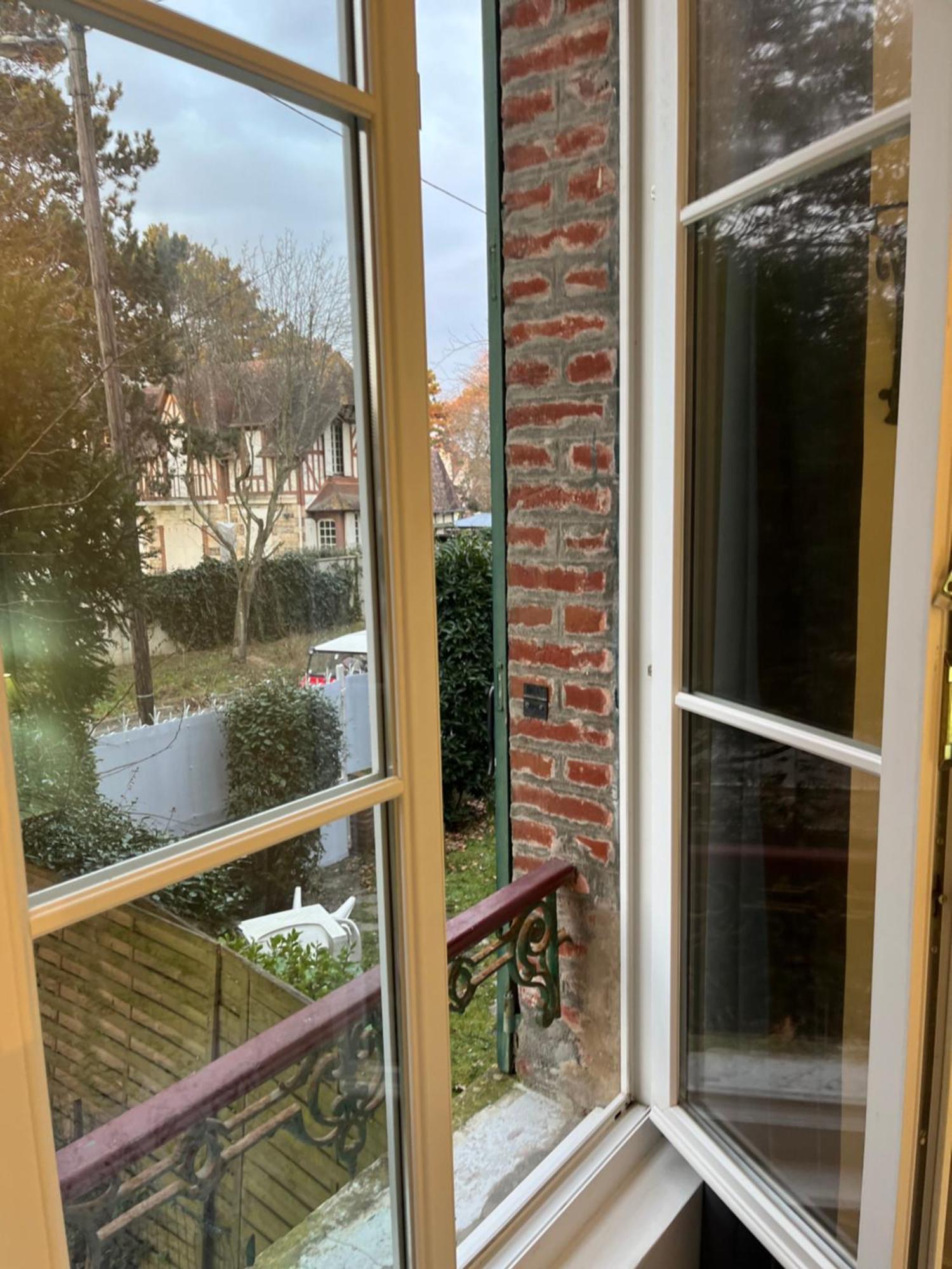 Appartement Magnifique F2 En Plein Centre à Cabourg Extérieur photo